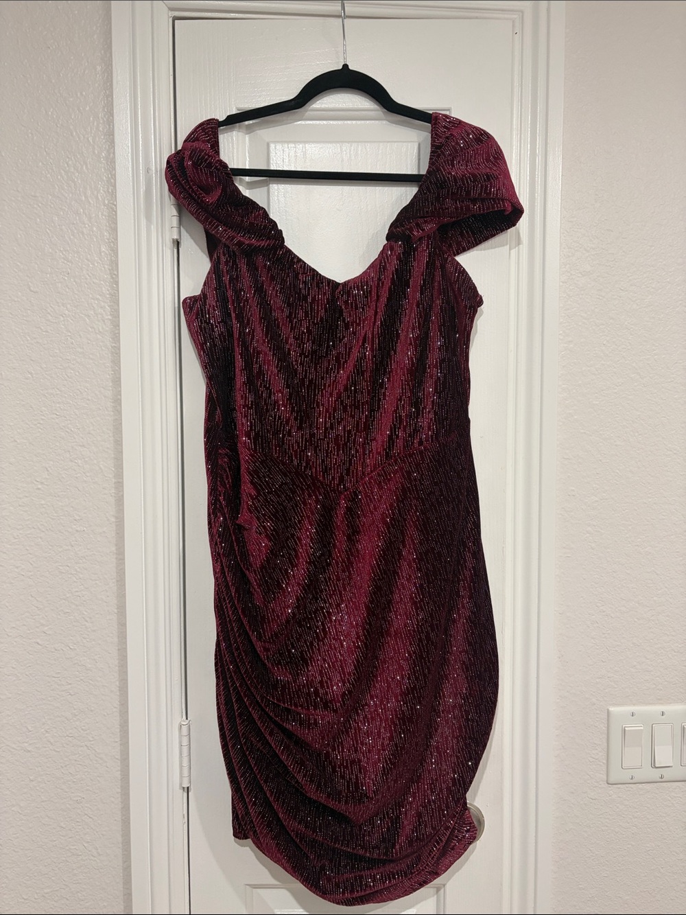 Cider Wine Red One-Shoulder Sparkle Cocktail Dress